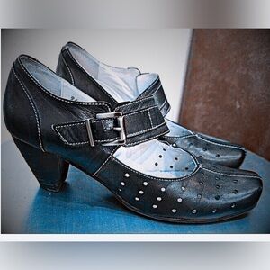 Fifji- dark blue leather- Mary Jane , block Heels with Buckle Detail